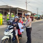Pedui Keselamatan, Satlantas Polres Basel Bagikan Brosur