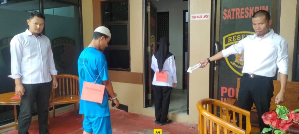  Polres Basel Gelar Rekonstruksi Kasus Penganiayaan Warga Desa Bikang Hingga Meninggal Dunia